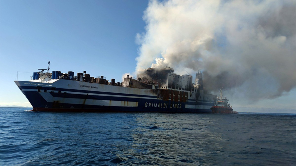 Euroferry Olympia: «Ο άνδρας μου είναι ζωντανός, τρέξτε, δεν θα αντέξει»