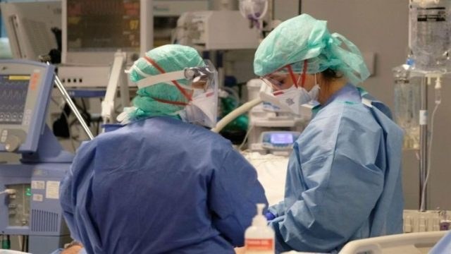 Κορωνοϊός: Στα 17.662 τα νέα κρούσματα – 106 θάνατοι – 568 οι διασωληνωμένοι