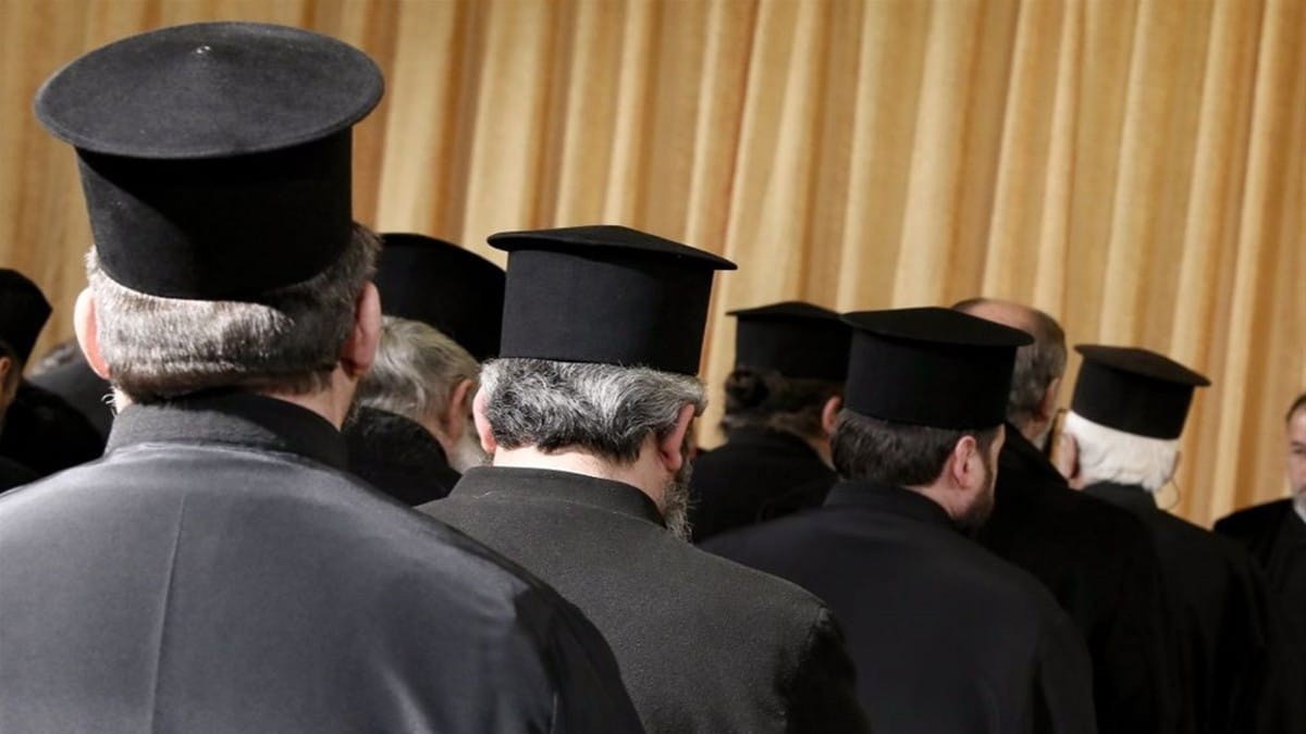 Εξοργιστικό περιστατικό με ιερέα στην Πιερία: Κήρυγμα μίσους κατά σκύλων – «Πηγαίντε σπίτια σας και ρίξτε τους φόλες…»