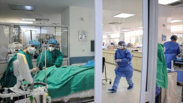 Κορωνοϊός: Σοκάρει η αύξηση στις νέες νοσηλείες – 42% πάνω τις τελευταίες δύο εβδομάδες (video)
