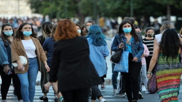 Κορωνοϊός – Άρση μέτρων: Τα σενάρια για πιστοποιητικό εμβολιασμού και μάσκες – Οι αποφάσεις της επιτροπής για γήπεδα και σχολεία (video)