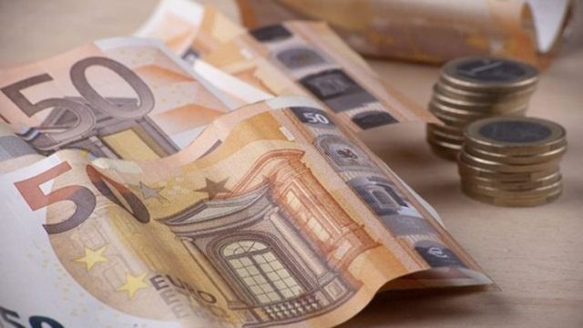 Έκτακτο Δώρο Πάσχα 2022: Ποιοι χάνουν τα 200 ευρώ και ποιοι παίρνουν διπλό επίδομα