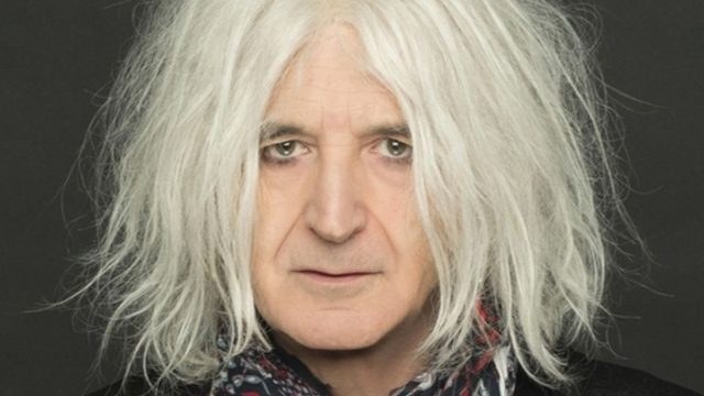 Στα δικαστήρια ο Νίκος Καρβέλας: Το σκάνδαλο που έφερε το όνομά του στις δικαστικές αίθουσες