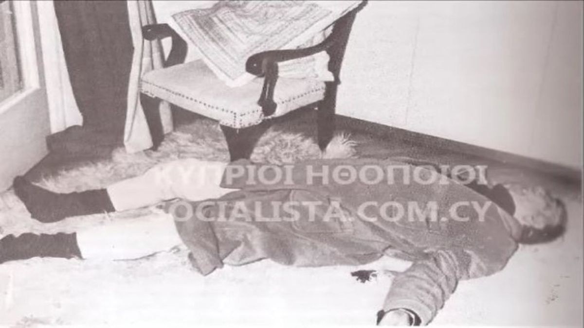 O Διονύσης Παπαγιαννόπουλος νεκρός μέσα στο σπίτι του! Με την ρόμπα ανοικτή μετά από νύχτα κόλαση!