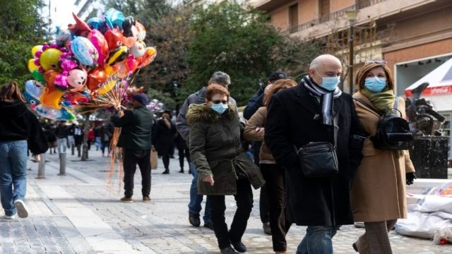 Κορωνοϊός: Έφτασαν στην Ελλάδα τα χάπια της Pfizer, ενώ έρχονται αποφάσεις για την 4η δόση – Νέα μετάλλαξη τρομάζει τους επιστήμονες (video)