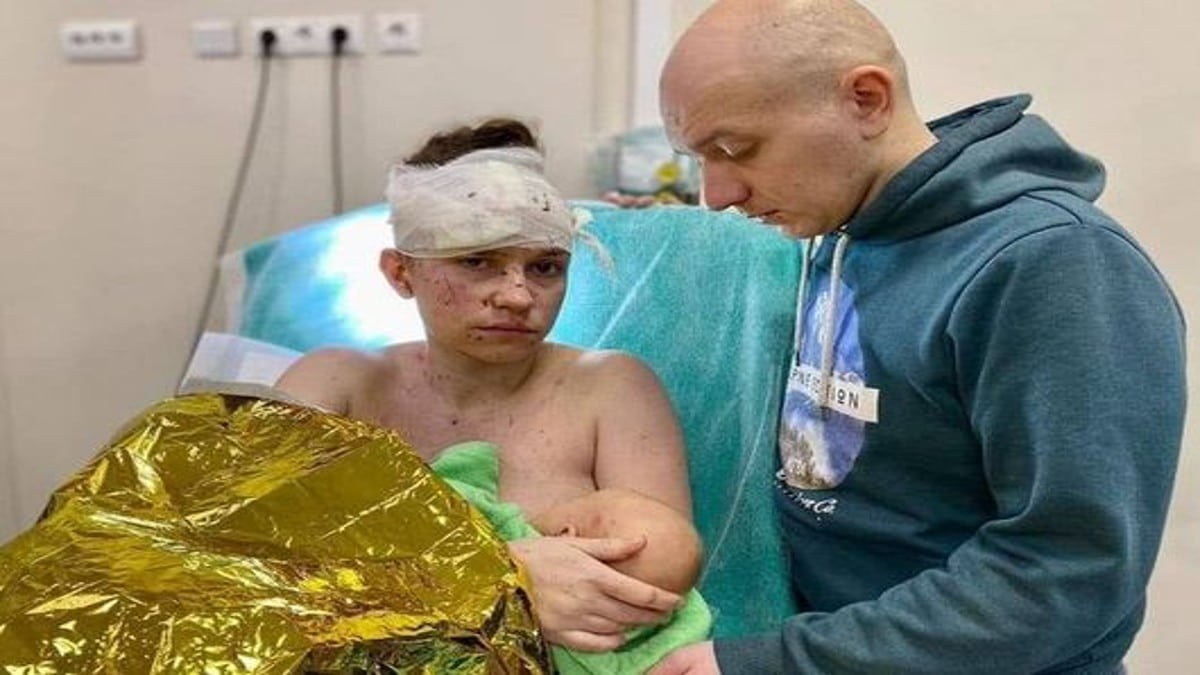 Πόλεμος στην Ουκρανία: Ηρωίδα μάνα κάλυψε στην αγκαλιά της το μωρό της και το έσωσε από τους βομβαρδισμούς