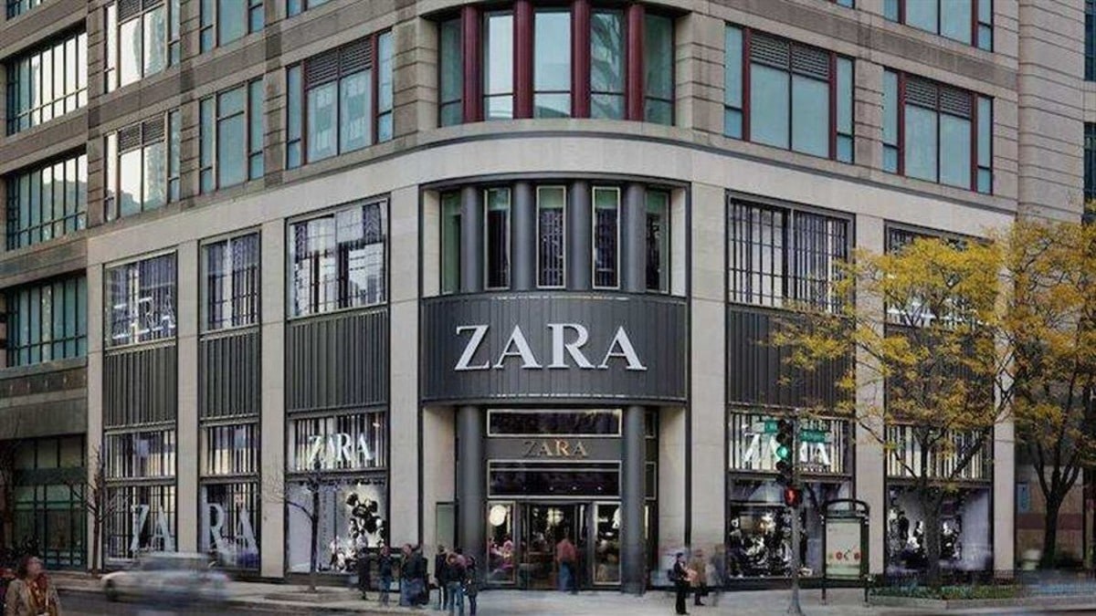 Χαμός στα Zara: Αυτό είναι το πιο στυλάτο πουκάμισο που θέλουν όλες οι γυναίκες να έχουν στη ντουλάπα τους και κοστίζει μόνο…