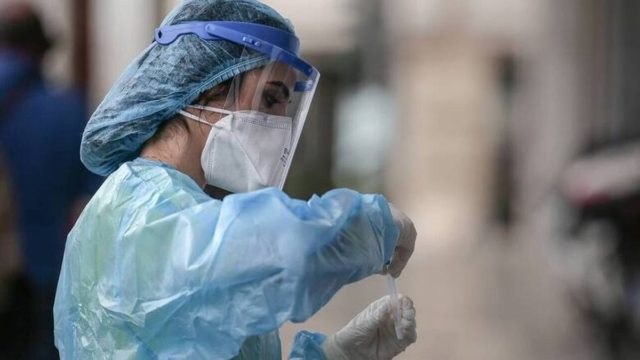 Κορωνοϊός: 11.061 νέα κρούσματα και 65 θάνατοι – Στους 345 οι διασωληνωμένοι