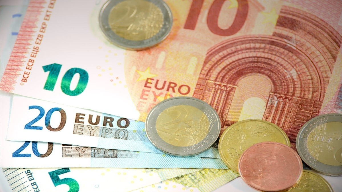 Αυτά είναι τα σενάρια για τον κατώτατο μισθό: Πότε ανοίγει τα χαρτιά της η κυβέρνηση και η ισορροπία που καλείται να διατηρήσει