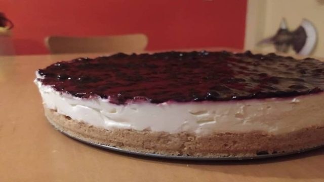 Θα σας πέσει το σαγόνι: Έτσι θα φτιάξετε το πιο νόστιμο και εύκολο cheesecake