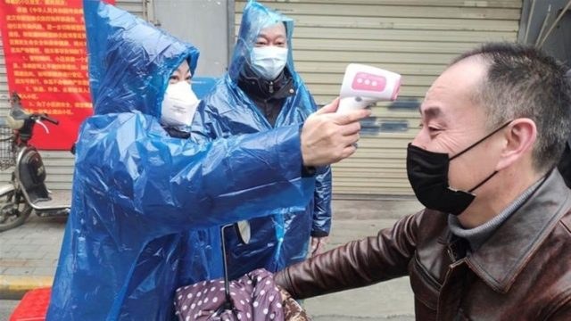 Έκτακτη ανακοίνωση ΕΟΔΥ για την Σανγκάη: Όσα αναφέρει για τα αυστηρά μέτρα και τις ακραίες εικόνες στην Κίνα