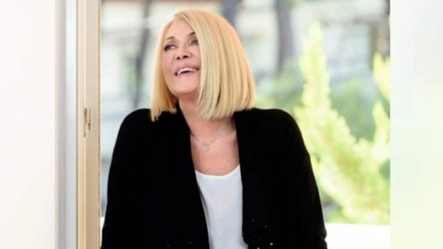 Ελάχιστοι το θυμούνται: Ο κορυφαίος τραγουδιστής με τον οποίο είχε ερωτική σχέση η Ρούλα Κορομηλά
