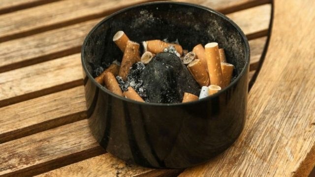 Αυτα είναι τα 5 έξυπνα κόλπα για πάψει να βρωμάει τσιγαρίλα το σπίτι και το γραφείο σας