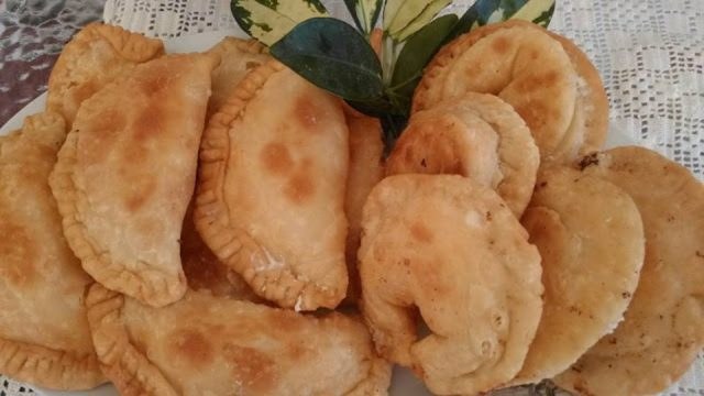 Μας τρέχουν τα σάλια: Η πιο νόστιμη συνταγή για τυροπιτάκια με Philadelphia