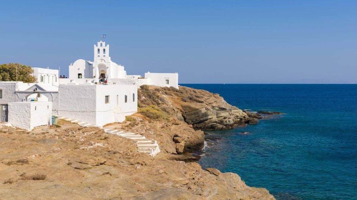 Γραφικό, πανέμορφο και οικονομικό: Αυτό είναι το νησί του Αιγαίου που αποτελεί hot καλοκαιρινό προορισμό!