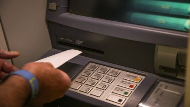 Μπορούν να σας ξαφρίσουν πανεύκολα – Άμα δείτε αυτό στο ATM φύγετε μακριά, είναι απάτη!