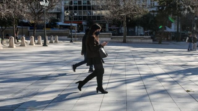 Κορωνοϊός: 2.575 νέα κρούσματα – 16 θάνατοι