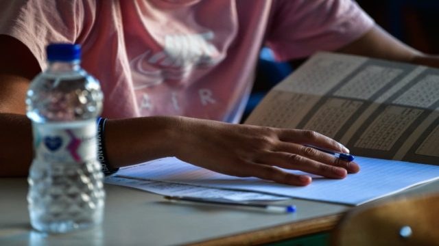 Πανελλήνιες 2022: Έτσι θα δώσουν εξετάσεις οι υποψήφιοι – Όλα τα υγειονομικά πρωτόκολλα