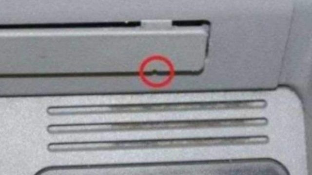 Όταν δείτε αυτό το σημάδι στο ΑΤΜ τραβήξτε την κάρτα σας αμέσως – «Ρουφάνε» χρήματα!
