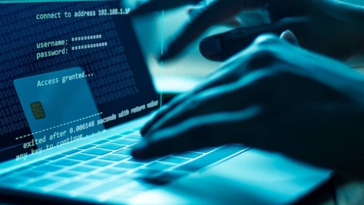 Μεγαλειώδης απάτη στο ίντερνετ: Επιτήδειοι εκμεταλλεύονται τον πόλεμο στην Ουκρανία – Τι πρέπει να προσέξουμε