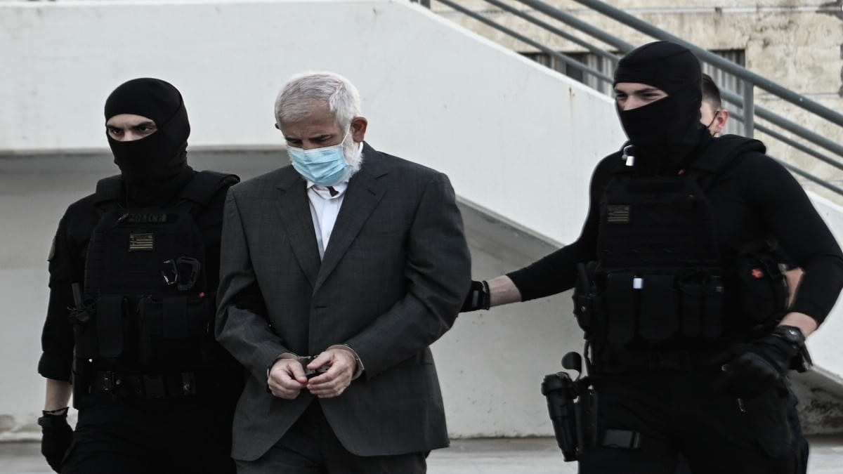 Δίκη Πέτρου Φιλιππίδη: «Με χάιδευε στο στήθος… Είχε βγάλει έξω τα γεννητικά του όργανα…» – Συνεχίζεται σήμερα 17/5 η κατάθεση της 2ης καταγγέλλουσας (Video)