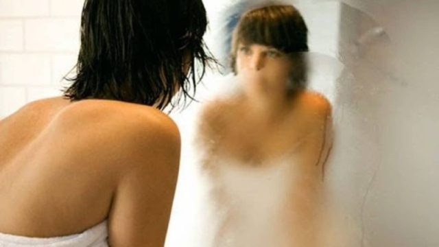 Έβαλε τέλος στο… αιώνιο πρόβλημα του μπάνιου: Έτσι θα σταματήσει να θαμπώνει ο καθρέφτης!