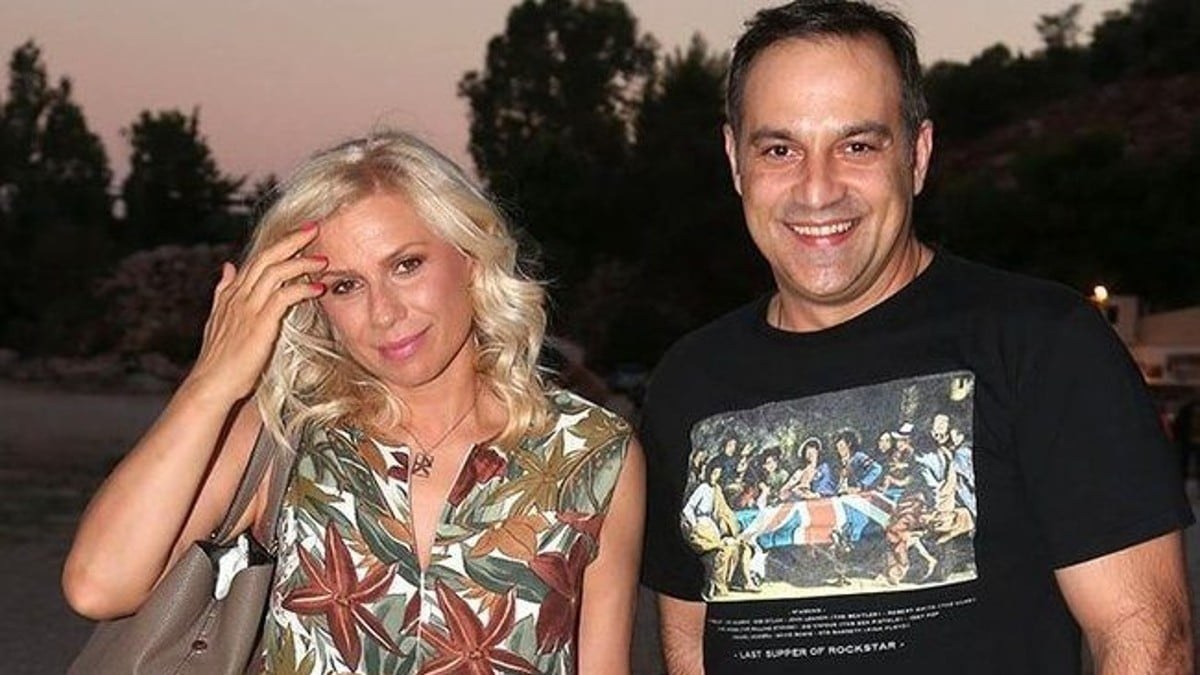 «Κοκκίνισε» η Κατερίνα Καραβάτου: Όταν ο Κρατερός Κατσούλης αποκάλυψε πικάντικες λεπτομέρειες για το κρεβάτι τους (Video)