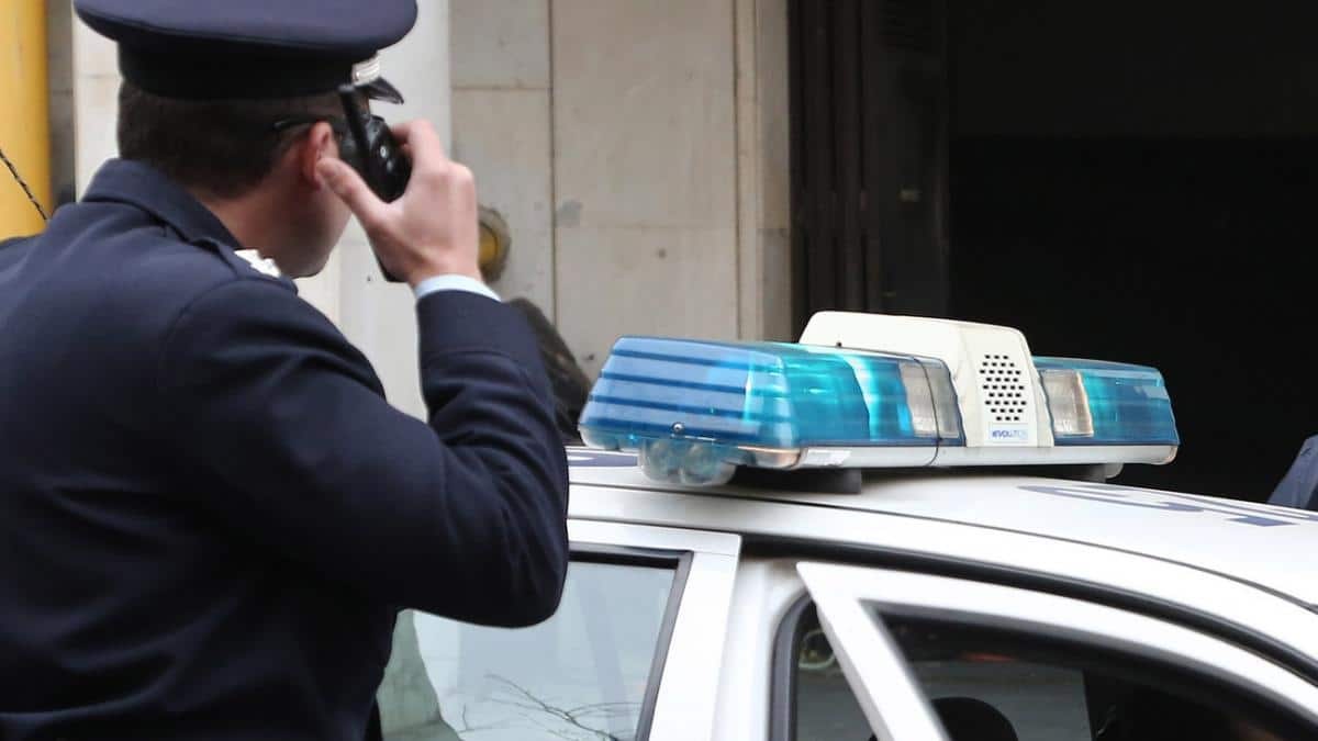 Τραγωδία στη Μαγνησία: Σταμάτησε στη ΛΕΑ για να μιλήσει στο κινητό και εμβολίστηκε από άλλο αυτοκίνητο