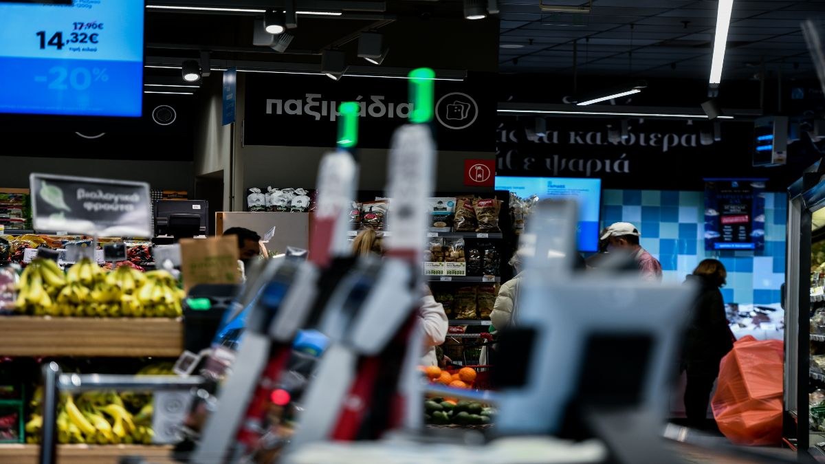 Οικονομική θηλιά στα νοικοκυριά: «Φωτιά» στις τιμές των σούπερ μάρκετ – Η λίστα προϊόντων με αυξήσεις έως 50%! (Video)