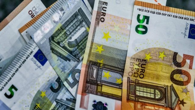 Επίδομα καλοκαιρού 2022 – Νέος «μποναμάς» στο τραπέζι: Σε μοντέλο… δώρου Πάσχα τα 200 ευρώ πριν την παραλία