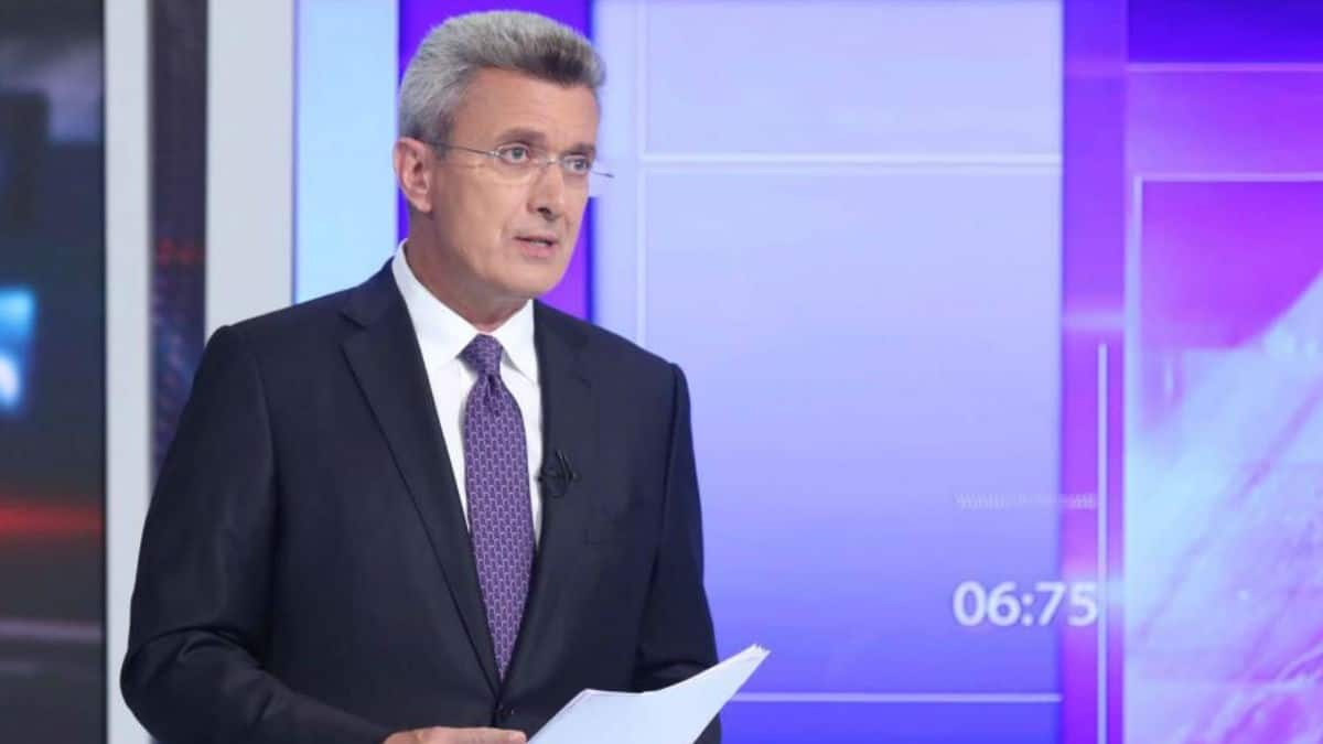 Κύλησε ο τέντζερης…: Αυτός είναι ο αδερφός του Νίκου Χατζηνικολάου – Σαν φωτοτυπίες! (photo)