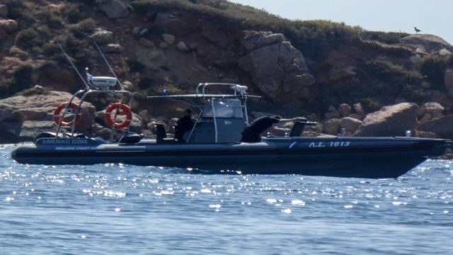 Θρίλερ στην Κρήτη: Επιχείρηση διάσωσης 220 προσφύγων και μεταναστών – Ψαράς είδε το ακυβέρνητο σκάφος τους