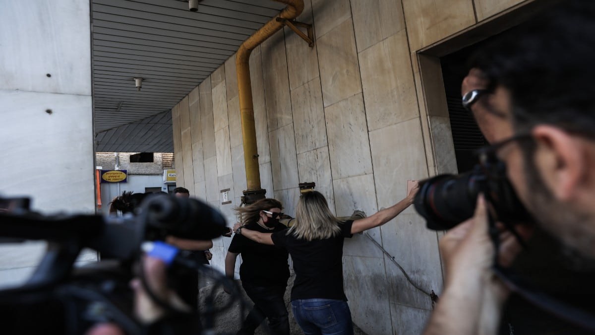 Δήμητρα Πισπιρίγκου: Συγκλονιστικά νέα στοιχεία από την κατάθεσή της – Τι ώρα και πώς βρήκε το μωρό νεκρό στην κούνια του (video)