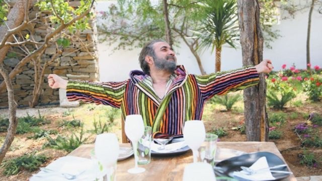 Δεν είναι μόνο ο Πάριος: Αυτό είναι το σπίτι του Λάκη Λαζόπουλου στην Πάρο (photos)