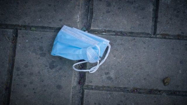 Γιατρός έδωσε απάντηση στο μεγάλο «μυστήριο» της πανδημίας: Αυτός είναι ο λόγος που κάποιοι δεν κόλλησαν ποτέ κορωνοϊό