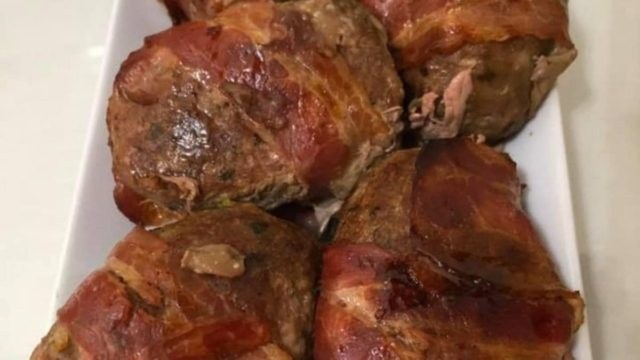 «Κόλαση» στο στόμα: Μπιφτέκια τυλιχτά με μπέικον – Θα σας… τρέχουν τα σάλια!