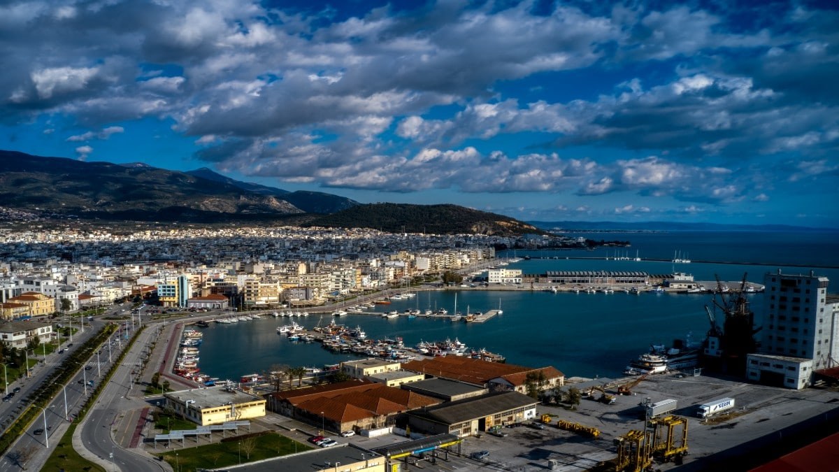 Τραγωδία στο λιμάνι του Βόλου: Πέθανε ναυτικός που κατέρρευσε μπροστά στους συναδέλφους του