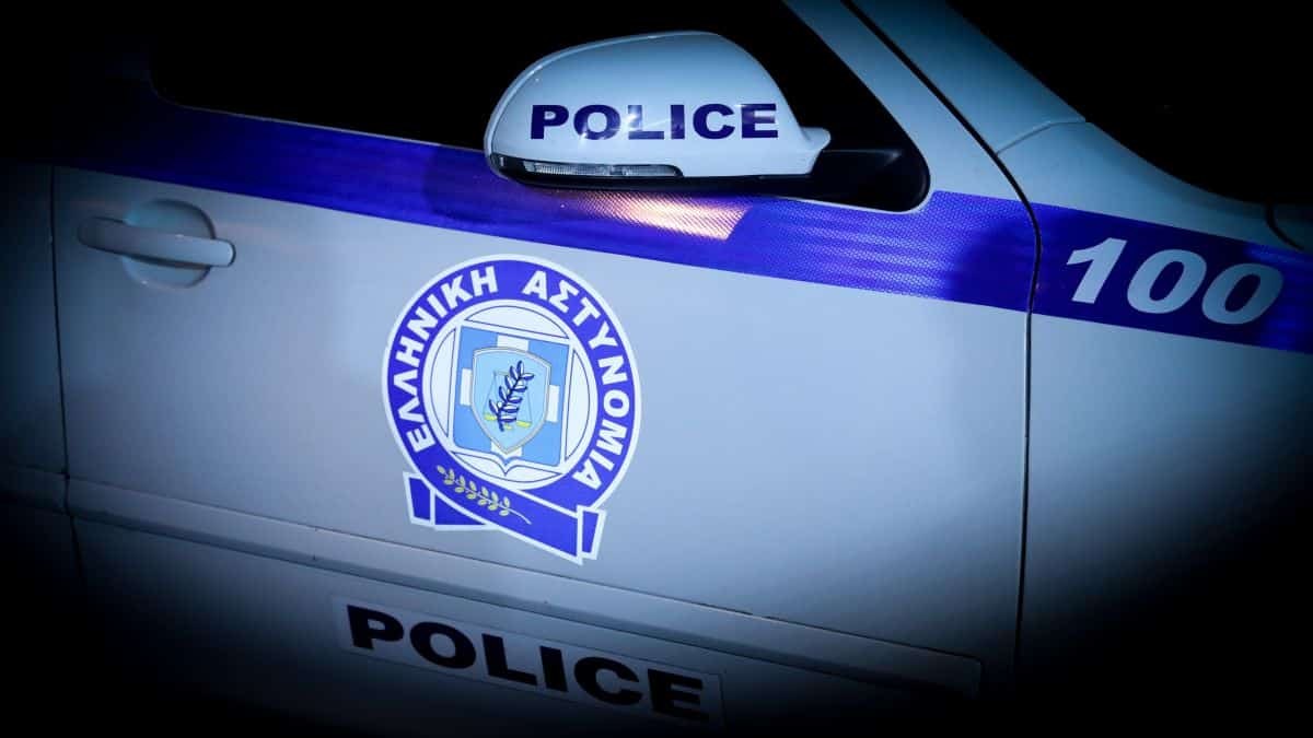 Χειροπέδες σε λογίστρια που είχε καταδικαστεί για υπεξαίρεση 880.000 ευρώ – Την έψαχναν για πάνω από 10 χρόνια