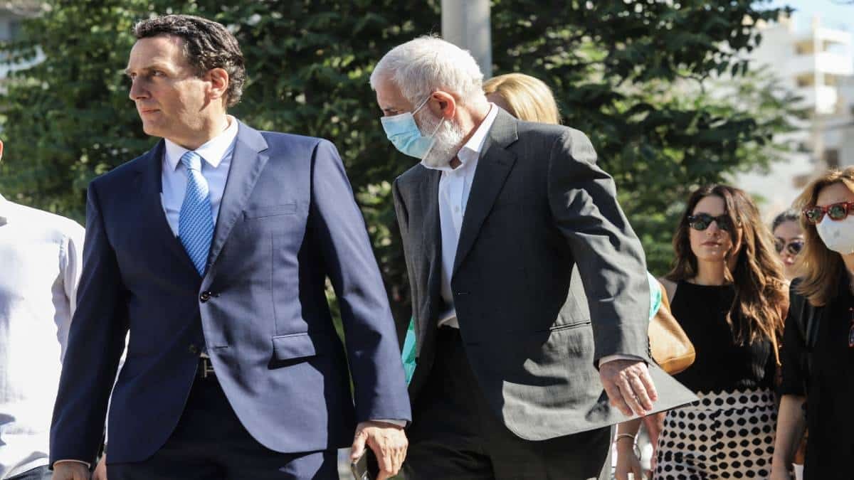 Πέτρος Φιλιππίδης: Φραστική επίθεση έξω από τα δικαστήρια – «Μην τολμήσεις να το ξανακάνεις, αληταρά!»
