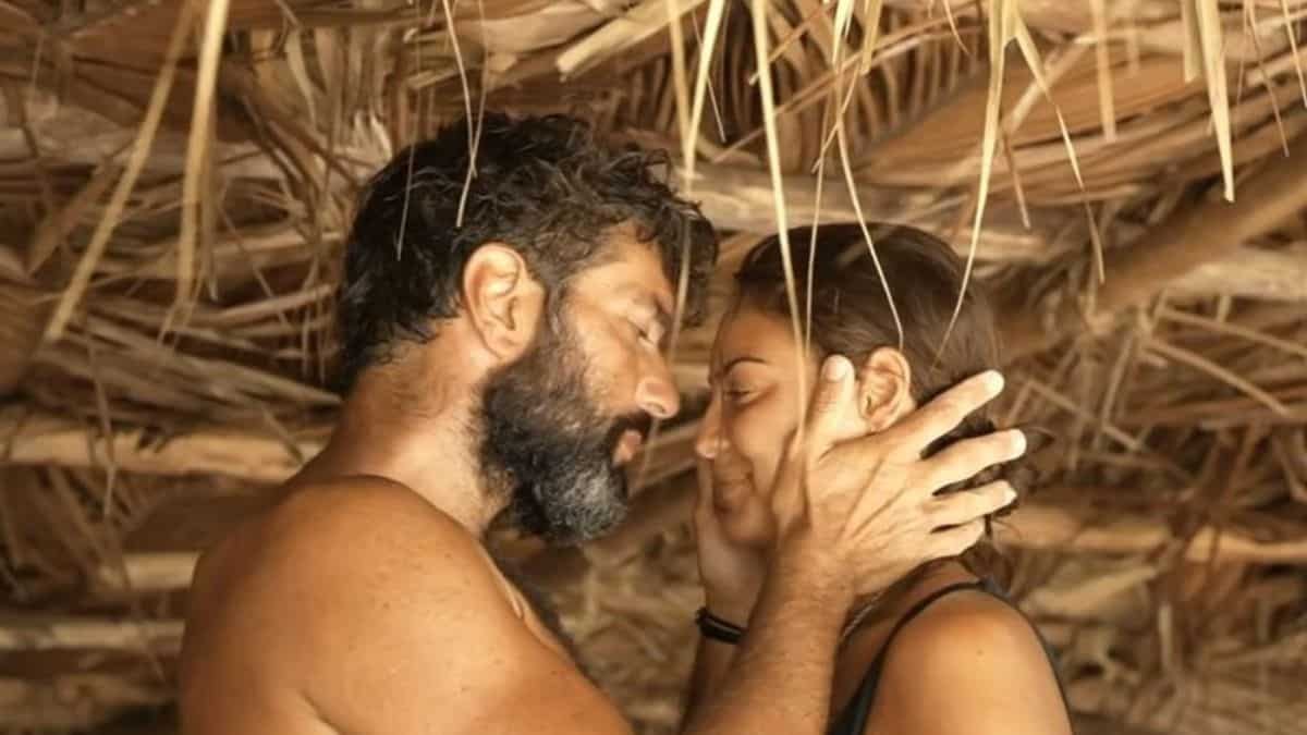 Survivor: Ερωτευμένα πιτσουνάκια στη Μύκονο – Συνεχίζουν αχώριστοι τις διακοπές τους Σπύρος Μαρτίκας και Βρισηίδα Ανδριώτου
