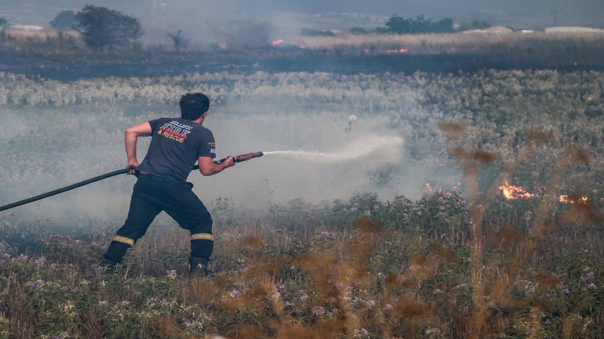 Πυρκαγιά στον Άραξο – Καίγεται δασική έκταση