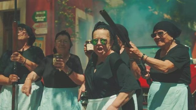 Οι γιαγιάδες trappers από την Κρήτη επιστρέφουν δυναμικά – Γίνονται viral και τα σπάνε! (Video)