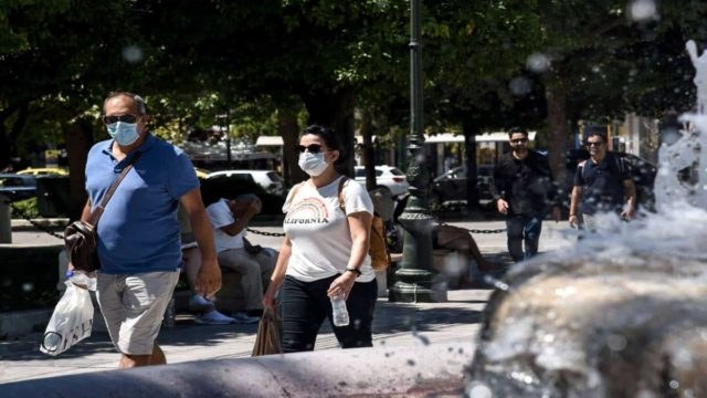 «Καμπανάκι» Τζανάκη: Έως και 50.000 τα ενεργά κρούσματα κορωνοϊού – Τι ανησυχεί πραγματικά τους ειδικούς
