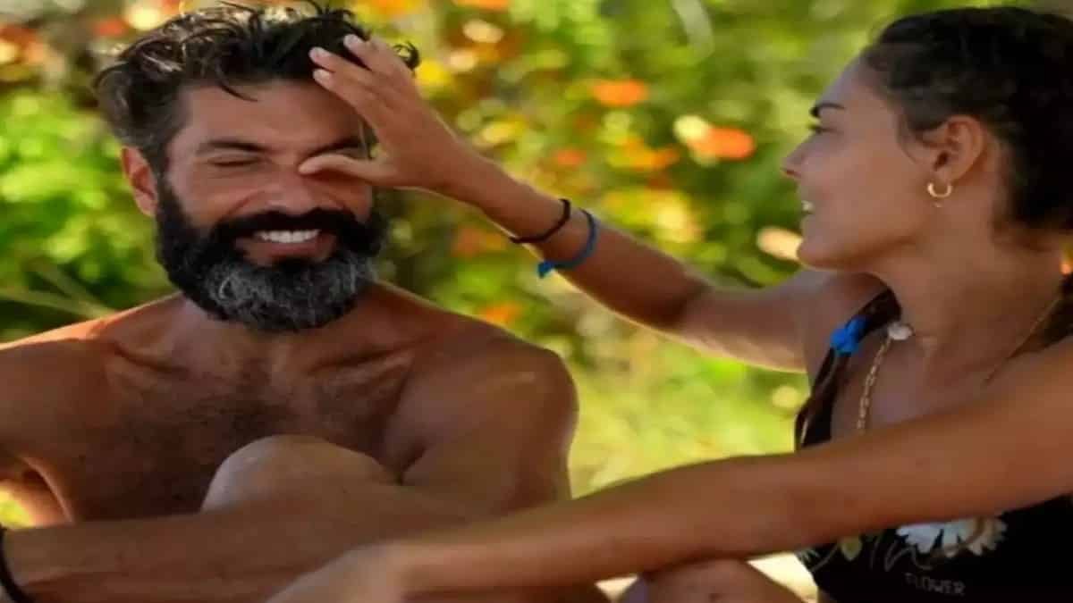 Survivor 5: Από τον Άγιο Δομίνικο στην Πάρο τα «καυτά» φιλιά τους – Ζουν τον έρωτά τους στο νησί των Κυκλάδων Βρισηίδα Ανδριώτου και Σπύρος Μαρτίκας (photos)