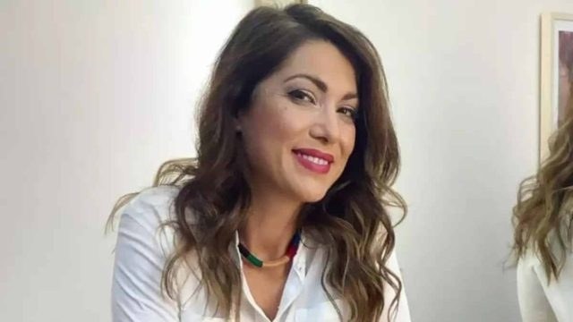 Κλέλια Ρένεση: Μας έκανε να «γονατίσουμε» από τη γλύκα – Ανέβασε το πιο χαριτωμένο βίντεο με την κόρη της στην παραλία!