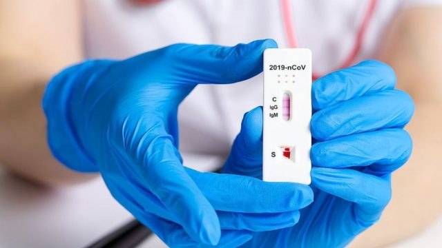 Ανήκεις στο 40% των ασυμπτωματικών; Τα 3 σημάδια που δείχνουν ότι πέρασες την Όμικρον 5 χωρίς να το καταλάβεις