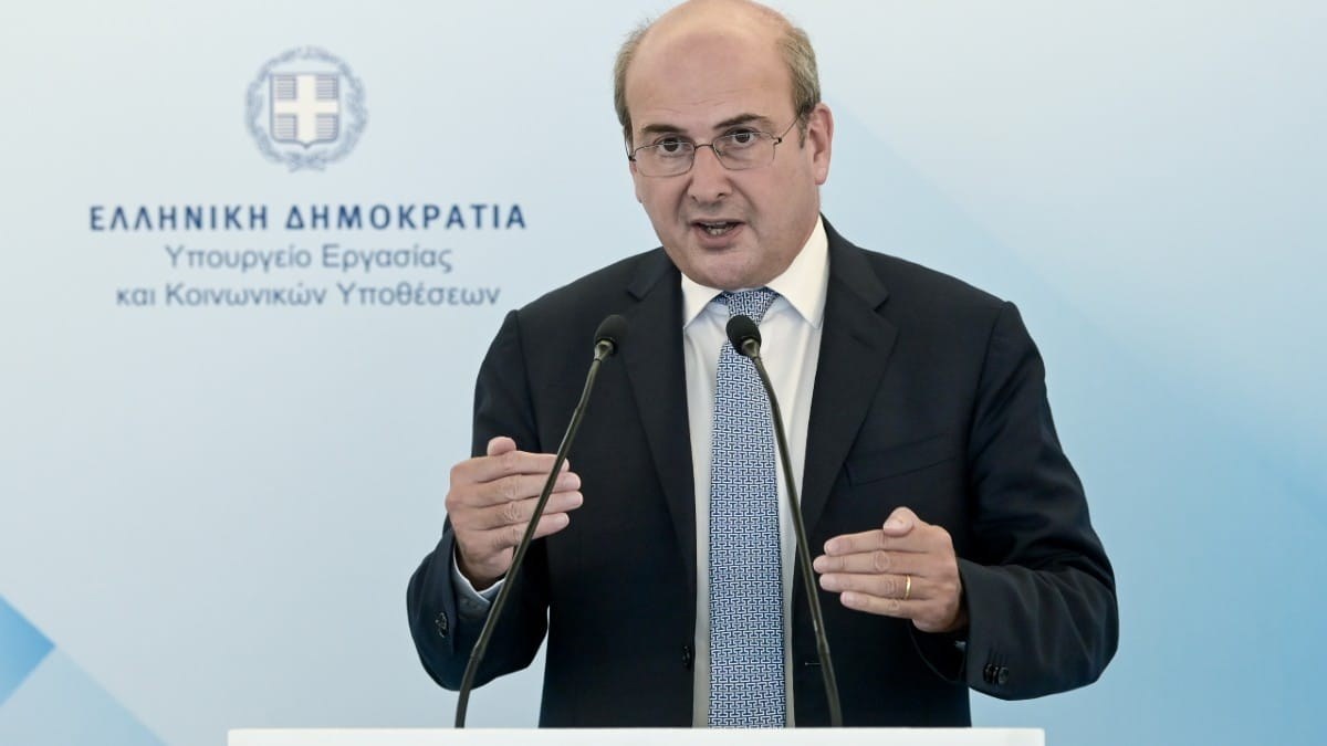 Κωστής Χατζηδάκης: Παρουσίασε το μίνι ασφαλιστικό νομοσχέδιο – Αυτοί είναι οι 8 βασικοί άξονες