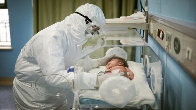 Θρίλερ στα Χανιά: Βρέφος 5 ημερών νοσηλεύεται με κορωνοϊό – Θετική και η λεχώνα μητέρα του
