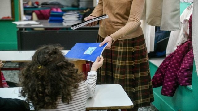 Αφορά χιλιάδες γονείς: Η λίστα με τα σχολεία που θα λειτουργήσουν με πρόγραμμα ολοήμερου μέχρι τις 17:30 από Σεπτέμβριο