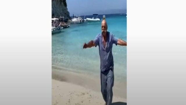 Το μερακλίδικο ζεϊμπέκικο παππού στους Αντίπαξους που σε αφήνει με το στόμα ανοιχτό – Να μαθαίνουν οι νέοι